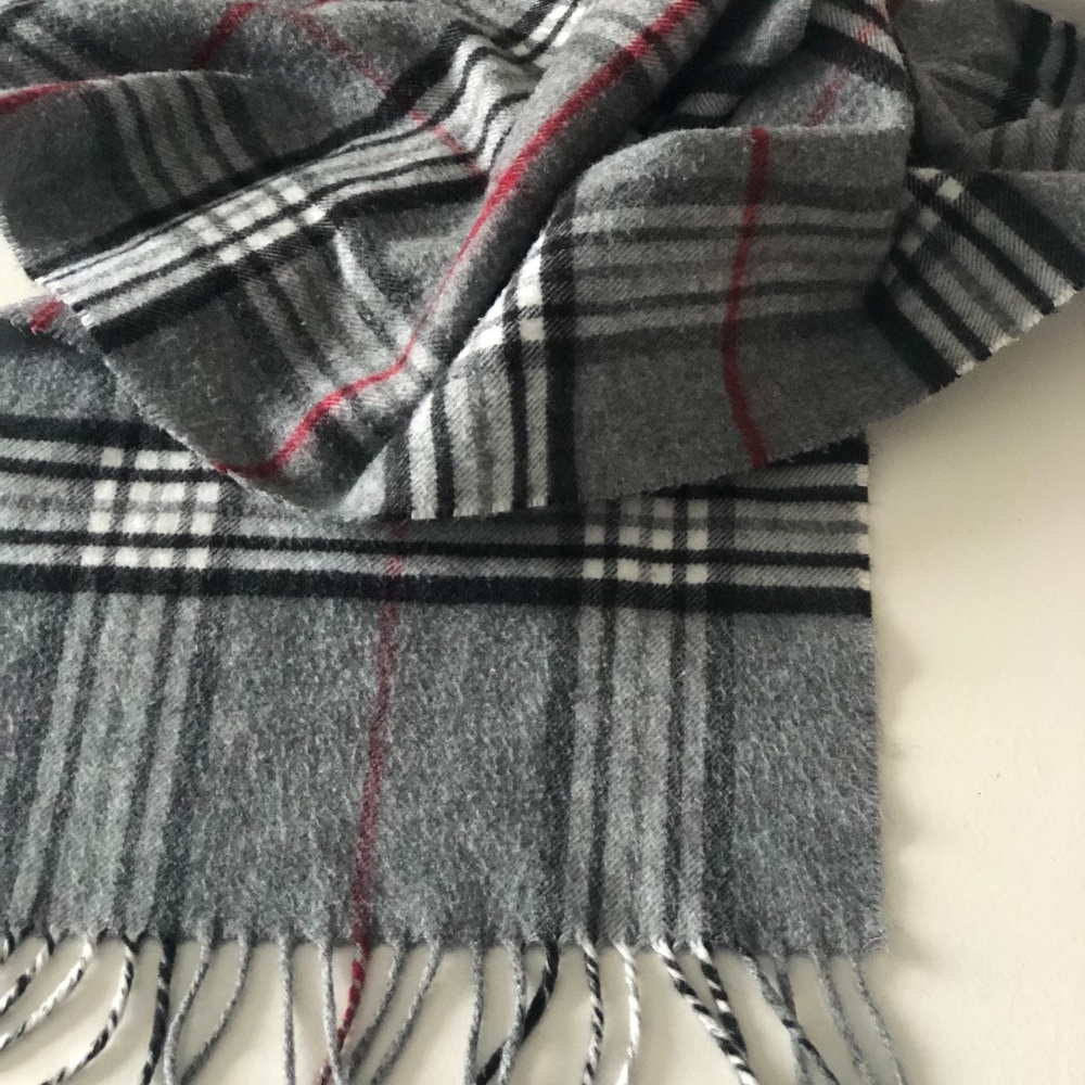 Gray/ Red Checked Cozy Fleece Scarf